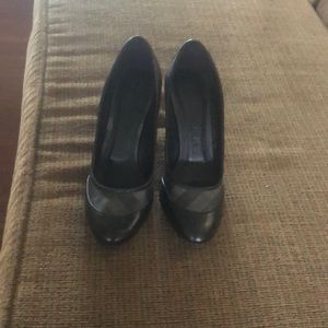 Burberry pumps